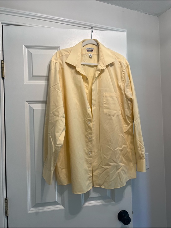 Van Heusen Other - Van Heusen Pale Yellow Classic Fit Men’s Button-Up Shirt